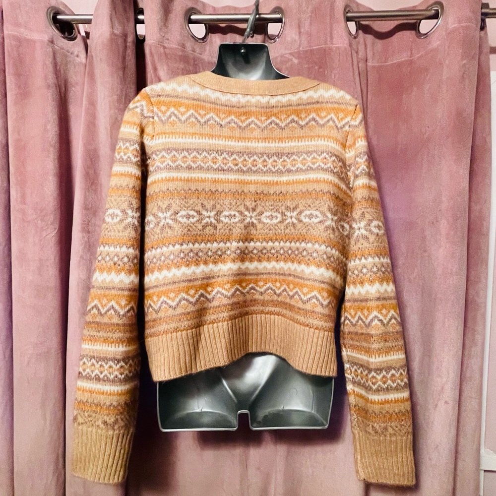 Cropped Button Sweater - Picture 3 of 5